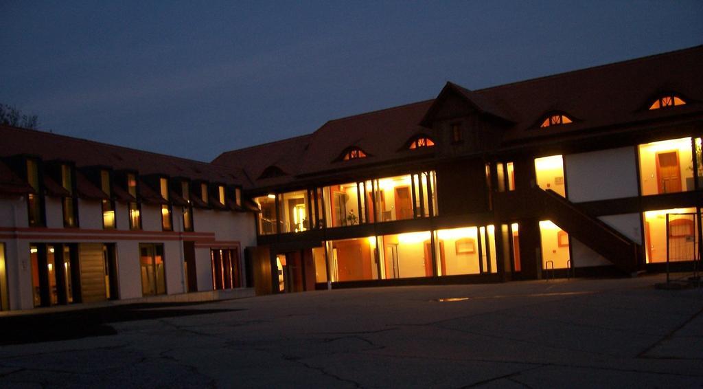 Gaestehaeuser St. Marienthal Kültér fotó